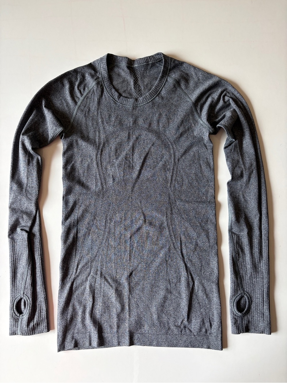 Lululemon gray swiftly tech long sleeve athletic workout tee shirt women’s small